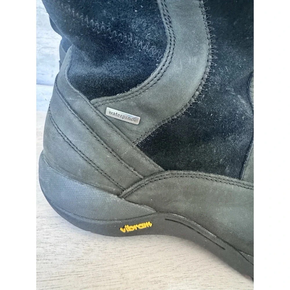 Vibram  Womens Black Winter Boots Size 39 With Faux Fur Leather Upper‎